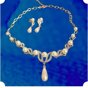 Elegant Faux Pearl and Rhinestone Necklace Set